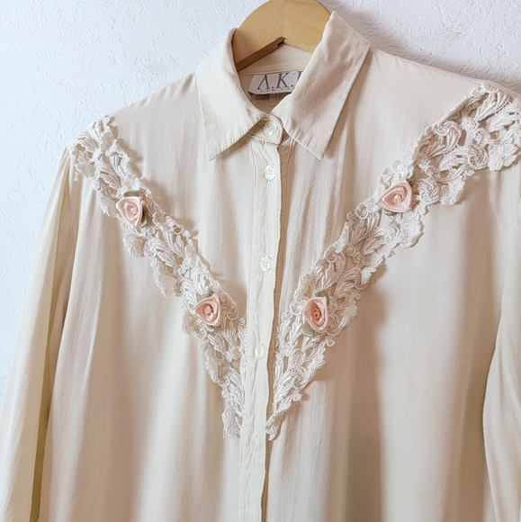 Vintage Cream Floral Lace 90s Rose Applique Long Sleeve Button Coquette Blouse - Picture 8 of 15